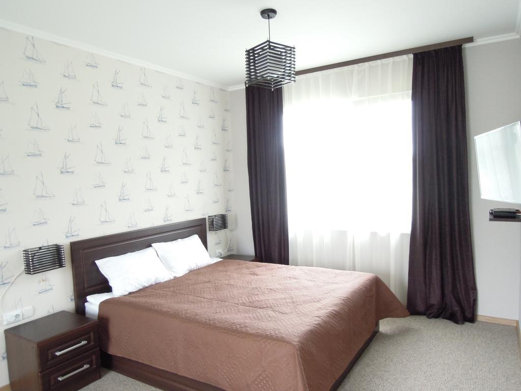 Hotel Yacht Club Mayak Dnistrivka Chambre photo